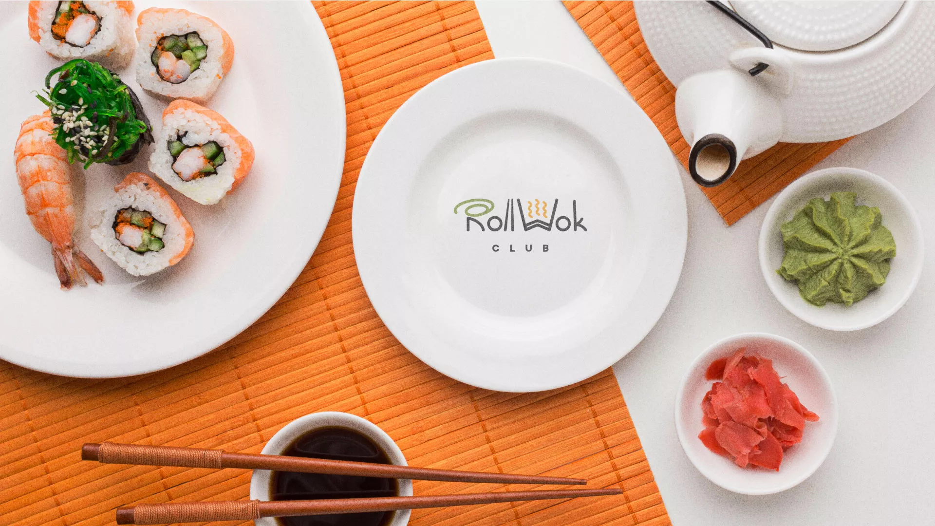 Разработка логотипа и фирменного стиля суши-бара «Roll Wok Club» в Карпинске